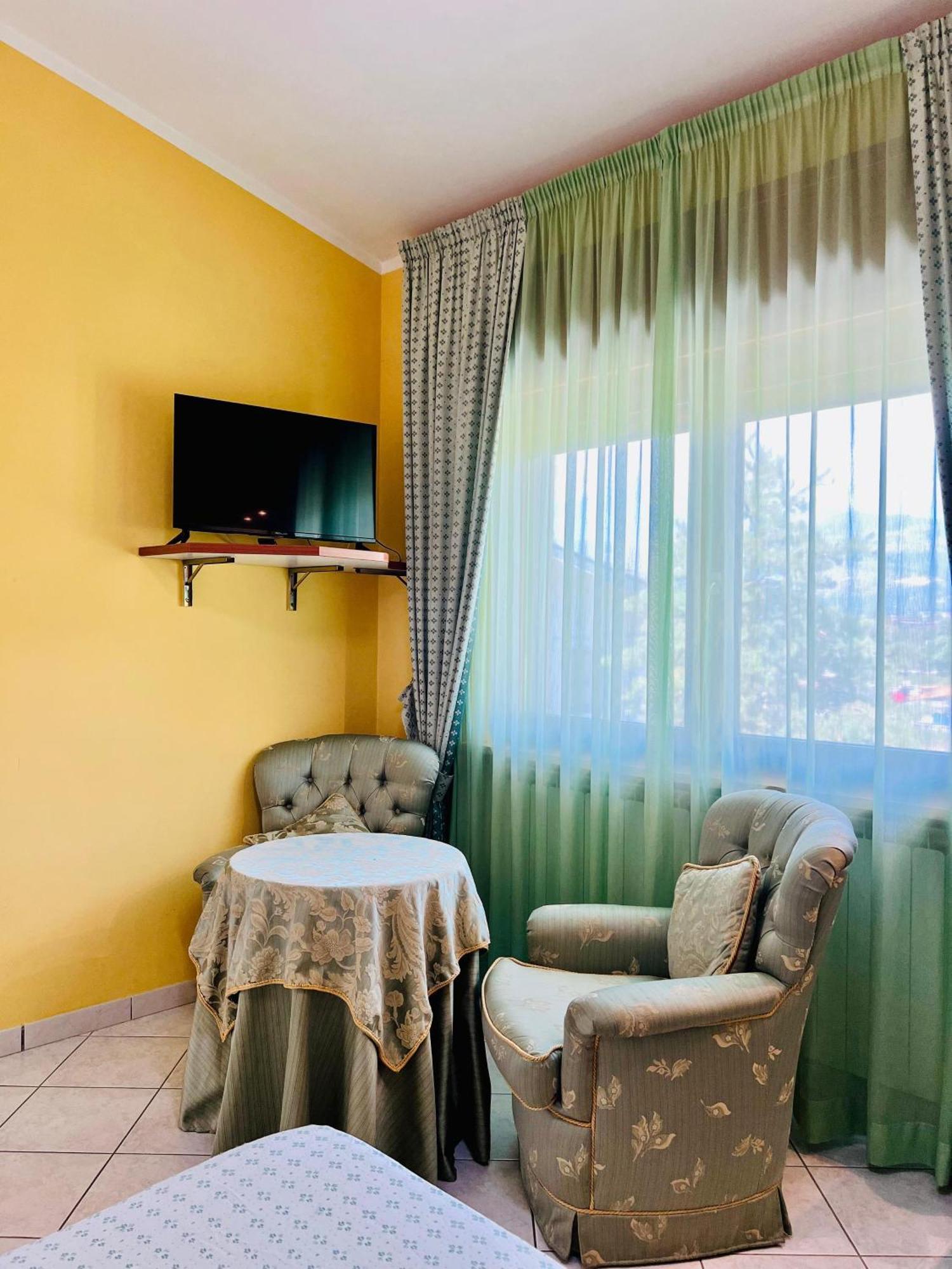Hotel Paradiso Celano Luaran gambar