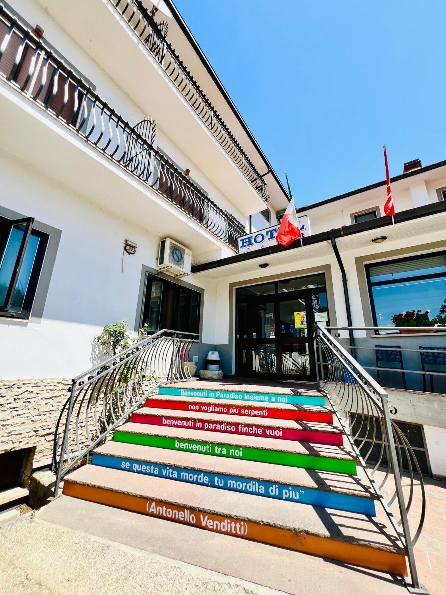 Hotel Paradiso Celano Luaran gambar