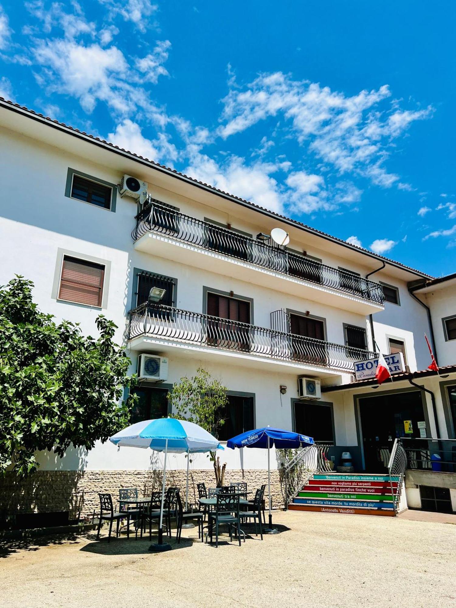 Hotel Paradiso Celano Luaran gambar
