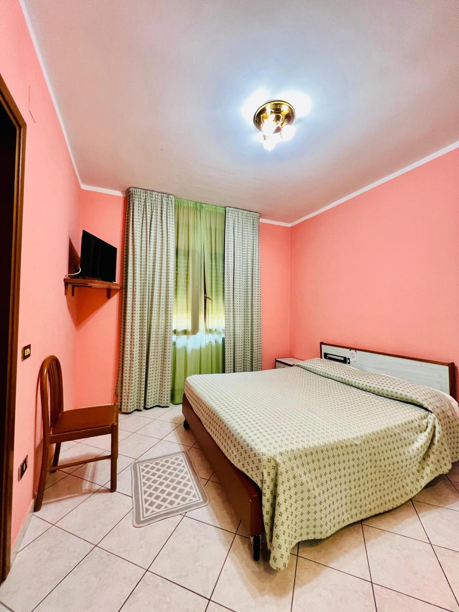 Hotel Paradiso Celano Luaran gambar