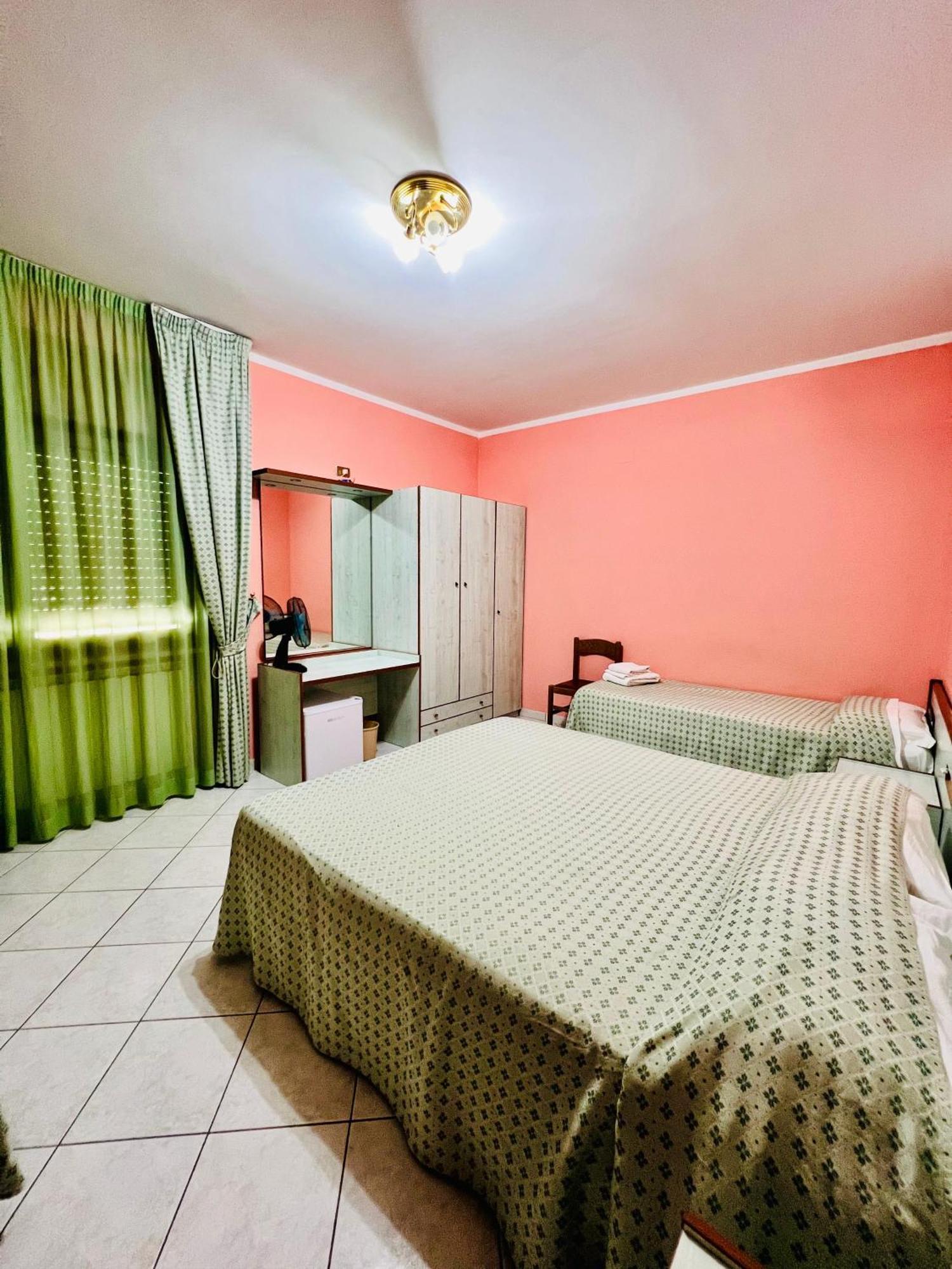 Hotel Paradiso Celano Luaran gambar